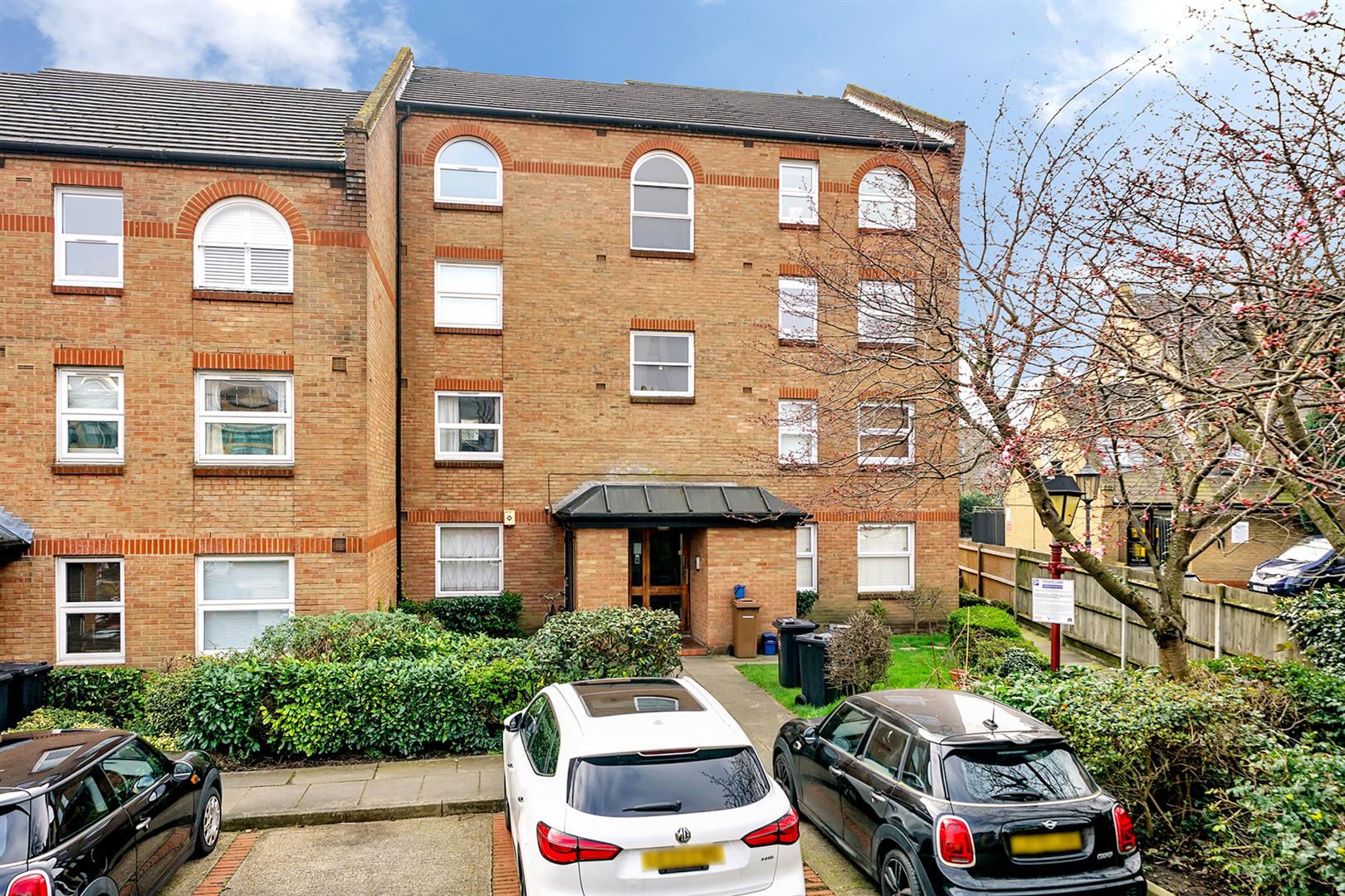 Earlston Grove, Hackney